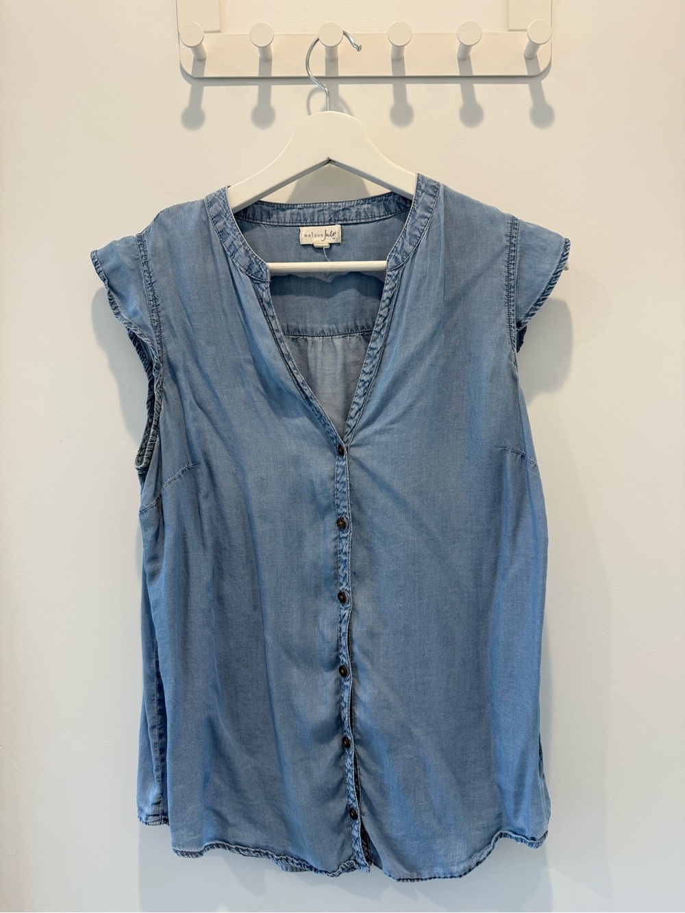 Maison Jules Light Blue Sleeveless Button-Front Chambray Blouse